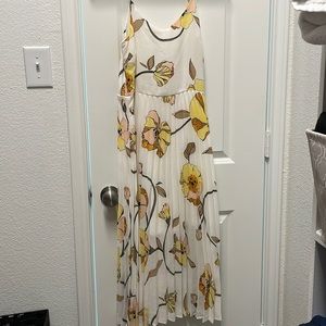 Pleated flowy midi floral dress